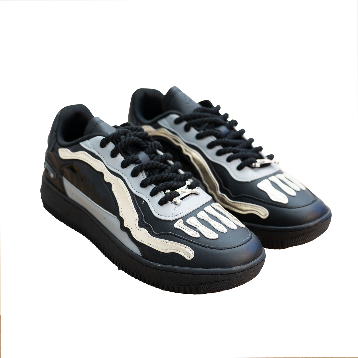 BONES SNEAKERS (NO SAINT)